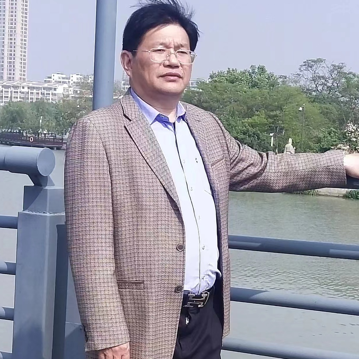 长宁家教岳老师
